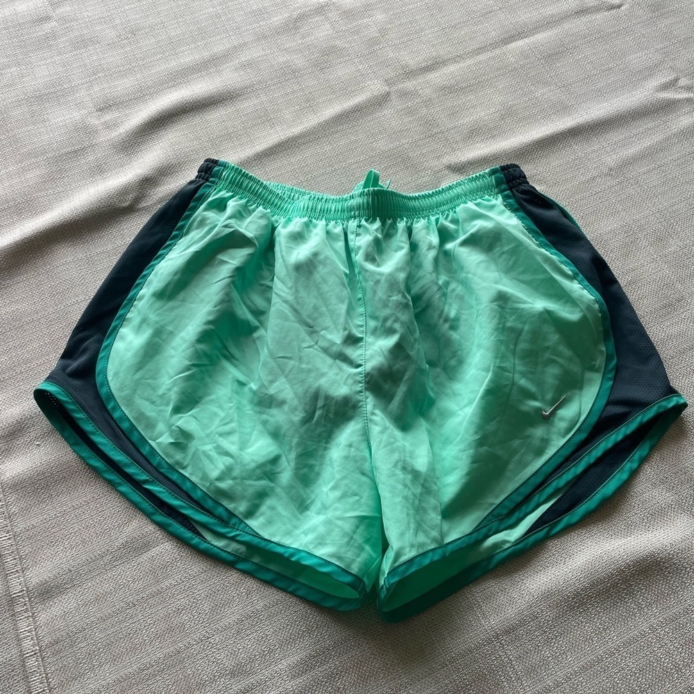 Women's Nike Tempo Shorts - Sz. M